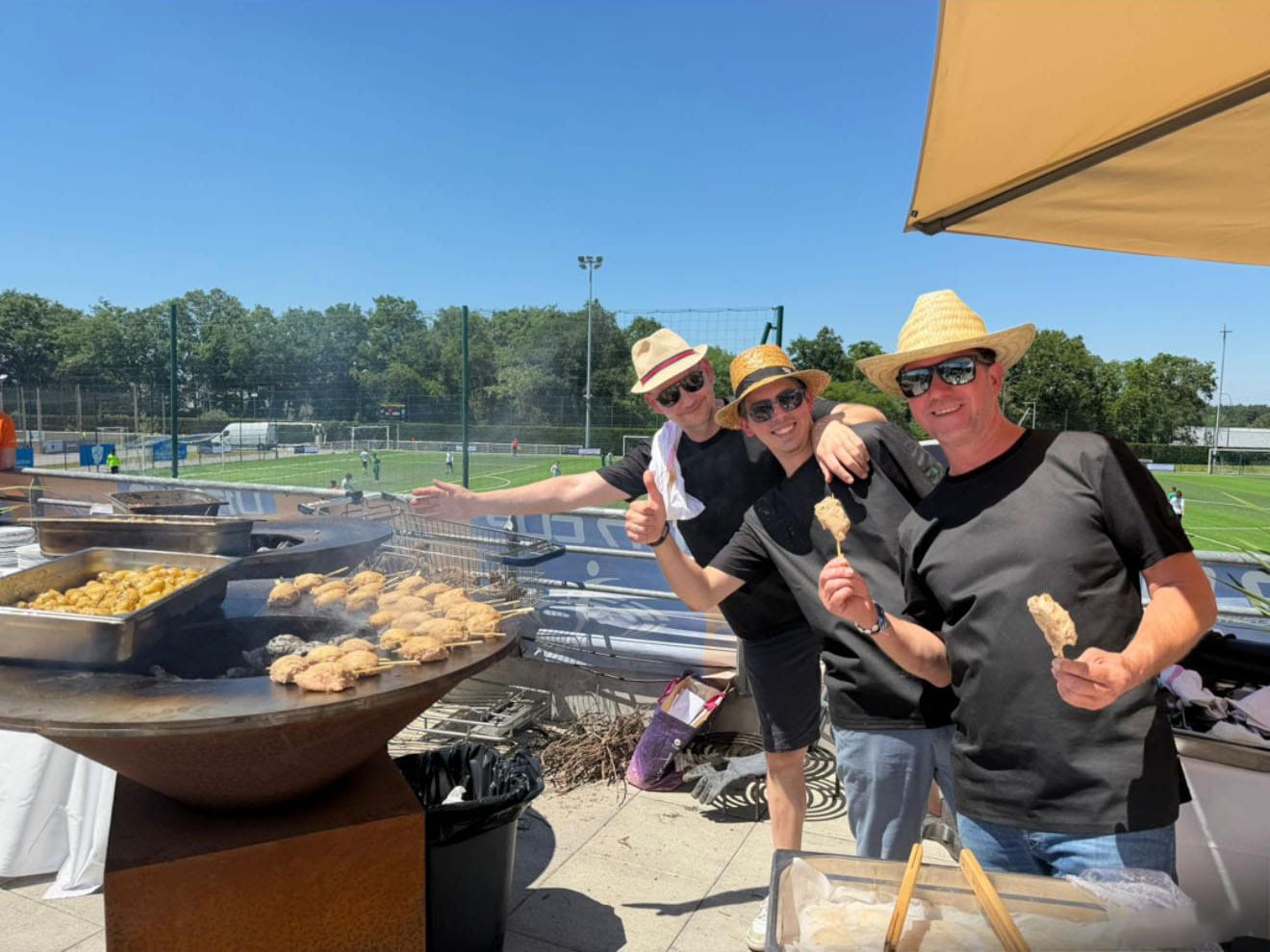 grillades au bord du terrain de football